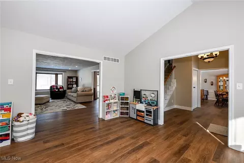 118 Lethbridge Cir, Akron, OH 44321 photo 7