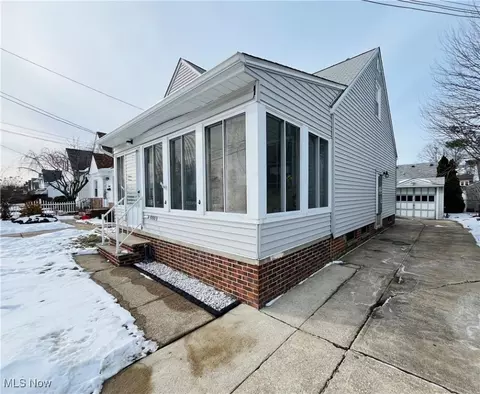30009 Elgin Rd, Wickliffe, OH 44092 photo 9