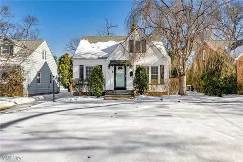 1771 Lyndhurst Rd, Lyndhurst, OH 44124
