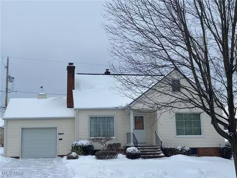 12314 Reindeer Ave, Garfield Heights, OH 44125