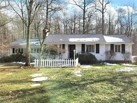 3909 Brainard Rd, Beachwood, OH 44122