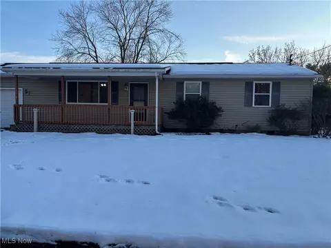 705 E Maple St, Davisville, WV 26142