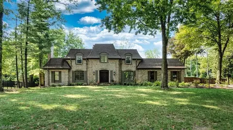 126 Quail Hollow Cir SE, Warren, OH 44484