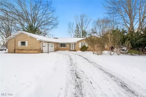 18860 Timber Ln, Fairview Park, OH 44126