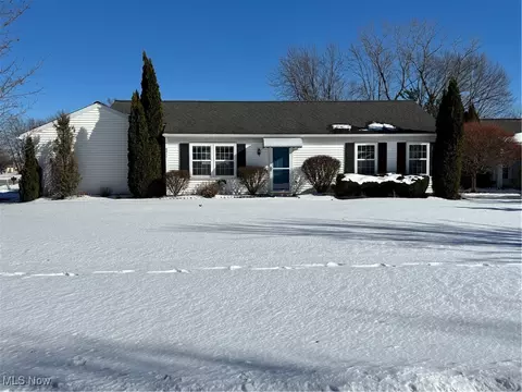 6811 Farmingdale Ln, Mentor, OH 44060