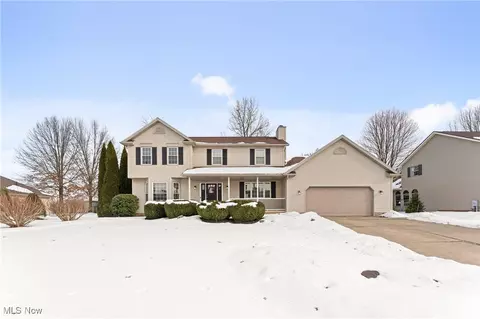 5658 Oakridge Dr, Louisville, OH 44641