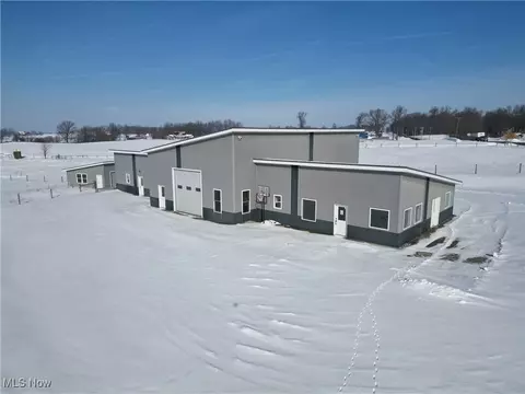 6917 S Kohler Rd, Apple Creek, OH 44606