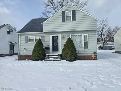 109 Flora Dr, Bedford, OH 44146