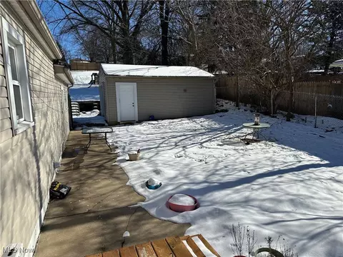 Exterior - 381 Baldwin Rd, Akron, OH 44312 photo 3 of 5