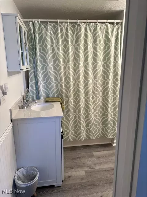 Bath - 381 Baldwin Rd, Akron, OH 44312 photo 1 of 2