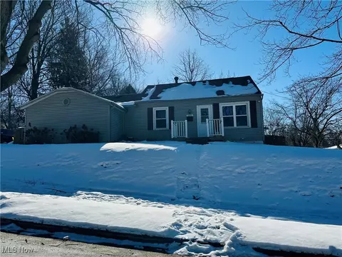 381 Baldwin Rd, Akron, OH 44312