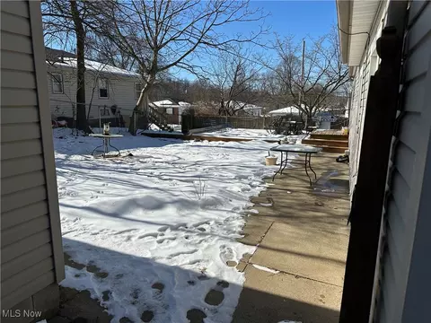 Exterior - 381 Baldwin Rd, Akron, OH 44312 photo 5 of 5