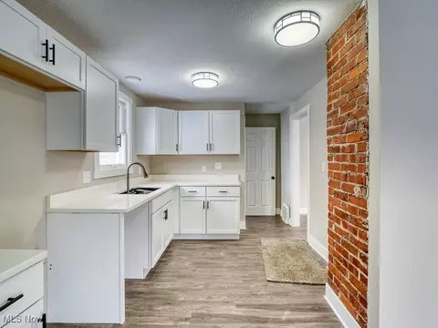 147 Cornell Ave, Elyria, OH 44035 photo 9