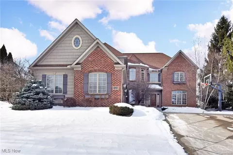 3431 Ashton Dr, Uniontown, OH 44685