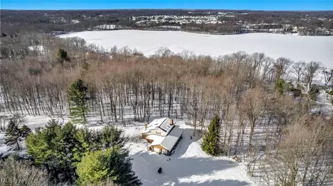 4739 Lakewood Rd, Ravenna, OH 44266