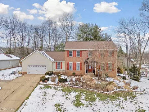 5815 Indian Creek Rd NW, Canton, OH 44718