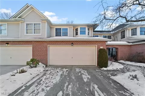 401 Bounty Way #140, Avon Lake, OH 44012