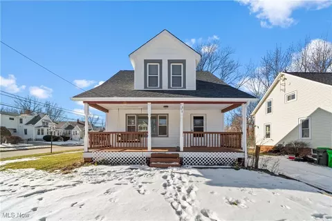 1806 E 290th St, Wickliffe, OH 44092