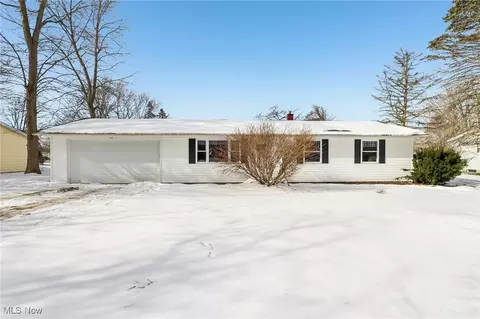 6879 Arlene Dr, Conneaut, OH 44030