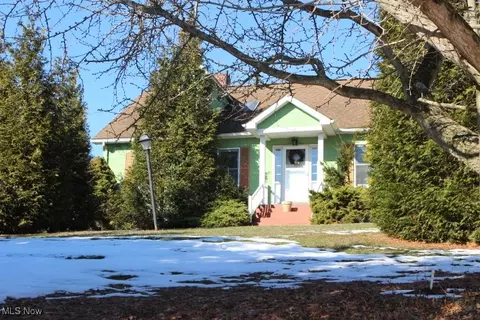 1237 Cisler Dr, Marietta, OH 45750