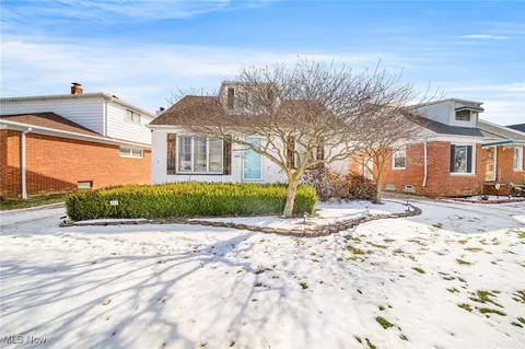 617 Pendley Rd, Willowick, OH 44095