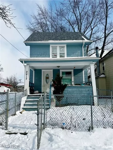 2217 10th St SW, Akron, OH 44314