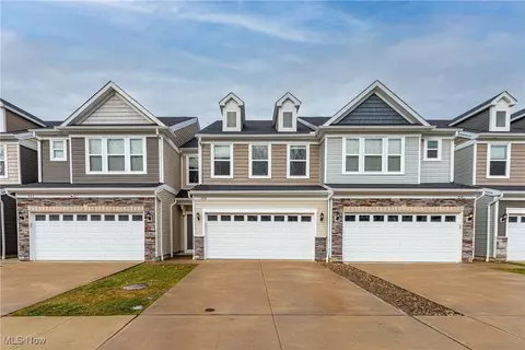 838 S Greenway Dr, Westlake, OH 44145