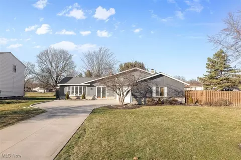 14658 Oakland Park Dr, Strongsville, OH 44136