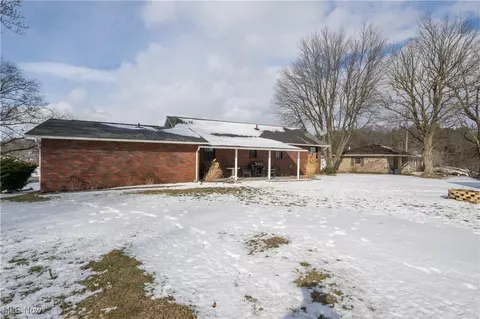 Exterior - 2326 State Route 39 NW, Dover, OH 44622 photo 5 of 7