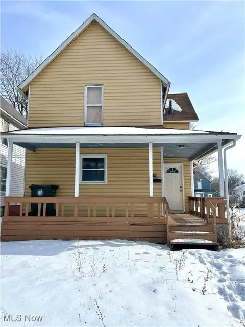 920 Ojays Pkwy NE, Canton, OH 44705