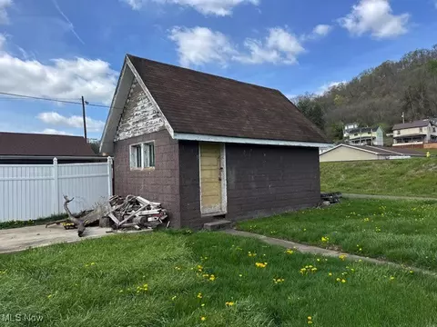 83 Watson St, Dillonvale, OH 43917 photo 5