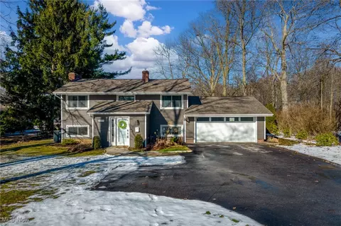 5923 Ridgebury Blvd, Cleveland, OH 44124