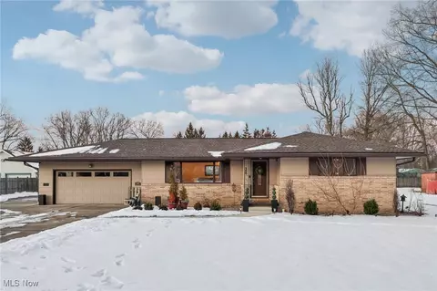 155 Fairlawn Ave, Niles, OH 44446