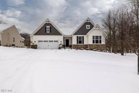 803 Firethorn Dr, Seven Hills, OH 44131