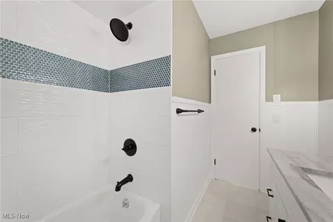 Bath - 687 E Clearview Ave, Seven Hills, OH 44131 photo 2 of 3