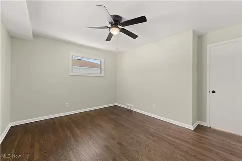 Bedroom - 687 E Clearview Ave, Seven Hills, OH 44131 photo 4 of 10