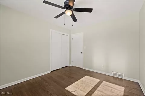Bedroom - 687 E Clearview Ave, Seven Hills, OH 44131 photo 7 of 10