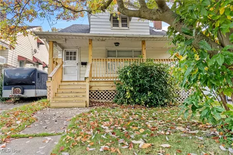 3311 W Ridgewood Dr, Parma, OH 44134