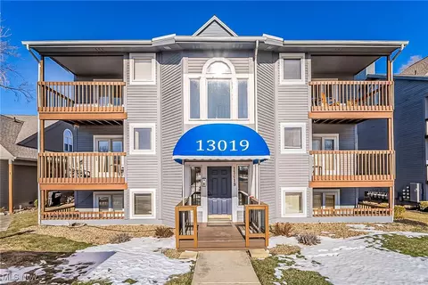 13019 W Lake Rd #3, Vermilion, OH 44089