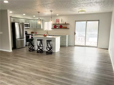 Kitchen - 629 Meadowridge Ave NW, Canton, OH 44708 photo 4 of 4