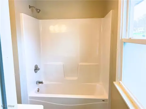 Bath - 629 Meadowridge Ave NW, Canton, OH 44708 photo 2 of 3