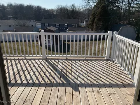 Exterior - 629 Meadowridge Ave NW, Canton, OH 44708 photo 7 of 9
