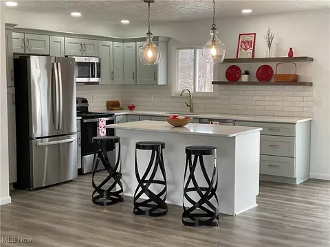 Kitchen - 629 Meadowridge Ave NW, Canton, OH 44708 photo 1 of 4