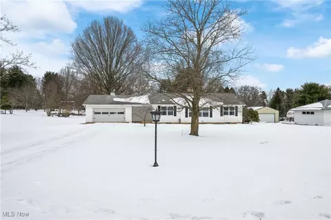 603 Center Rd, New Franklin, OH 44319