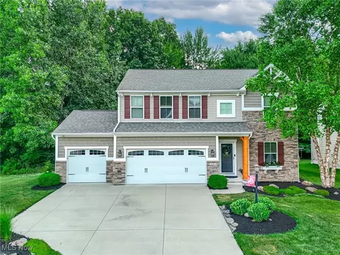 9243 Forest Lake Trl, Olmsted Twp, OH 44138