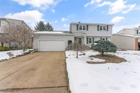 Exterior - 486 Oakridge Dr, Youngstown, OH 44512 photo 8 of 8
