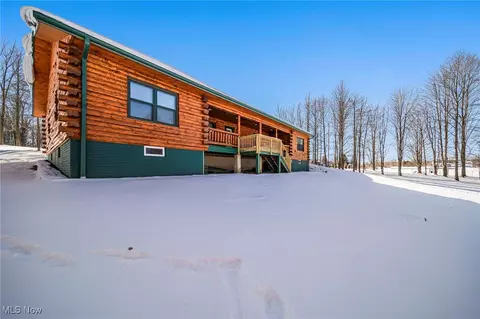 Exterior - 282 S Ridge Rd W, Conneaut, OH 44030 photo 5 of 9