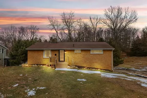 4551 17th St NW, Canton, OH 44708