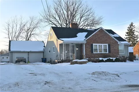717 Allen Ave, Ashtabula, OH 44004 photo 2
