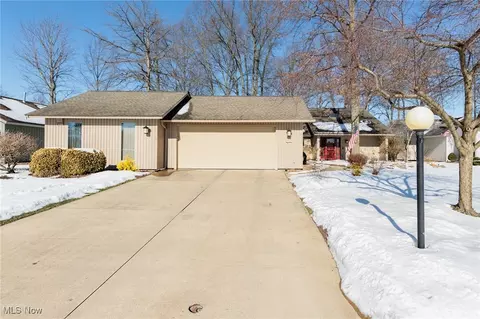8871 Riverwood Dr, North Ridgeville, OH 44039